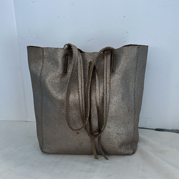 Vera Pelle leather tote in metallic gold - Picture 4 of 11